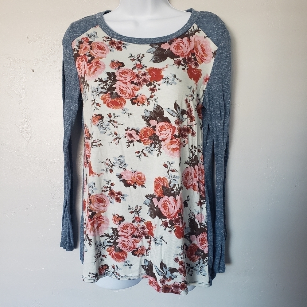 12PM by Mon Ami NWOT Medium Long Sleeve Raglan Shirt Floral Heather Blue Top
